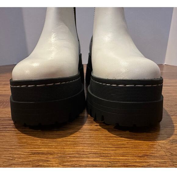 Marc Fisher Women's Pauline Platform Chelsea Boot – White – Size 5.5 Streetwear - Picture 4 of 10